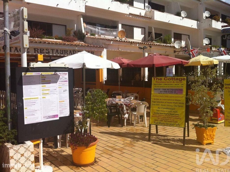 Loja / Estabelecimento Comercial em Albufeira e Olhos de Água de 118,0