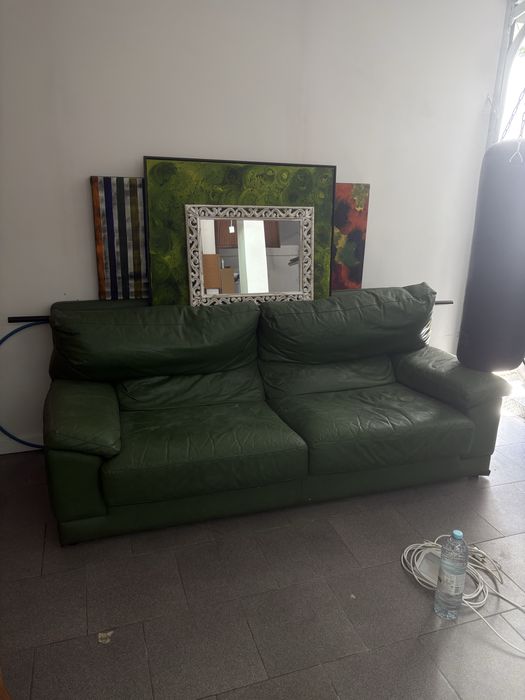 Sofa em pele 3 lugares