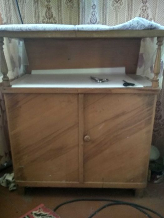Тумбочка деревянная – раритет