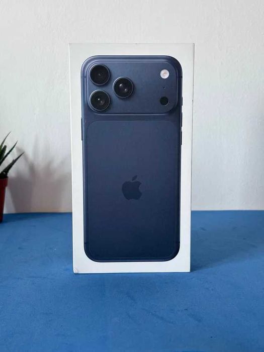 Apple iPhone 17 Pro Max 6.9" 256GB Deep Blue selado
