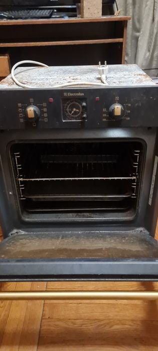 Electrolux EOB 53000 R духова шафа
