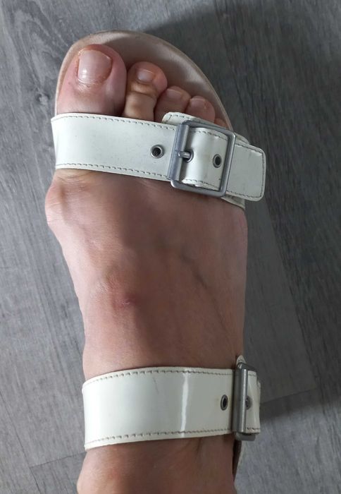 Sandálias UGG originais com pouco uso