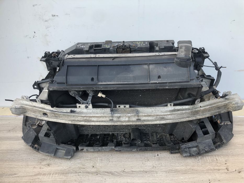 Телевізор передній панель Renault Scenic 2012 року 1.5 d  ціна в зборі