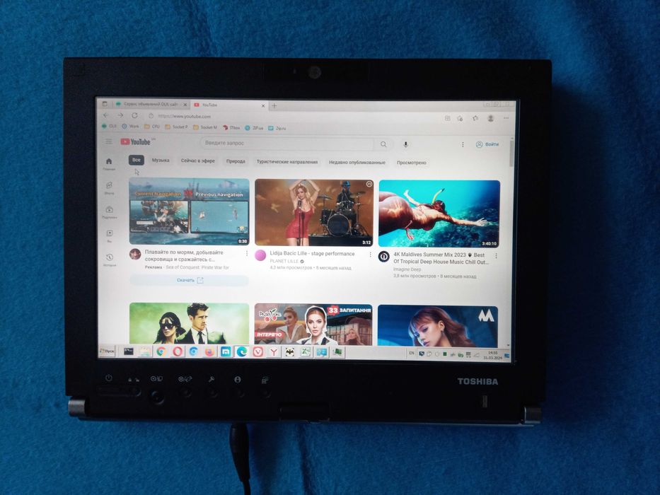 мощный ноутбук трансформер планшет Toshiba на процессоре Intel i7 SSD