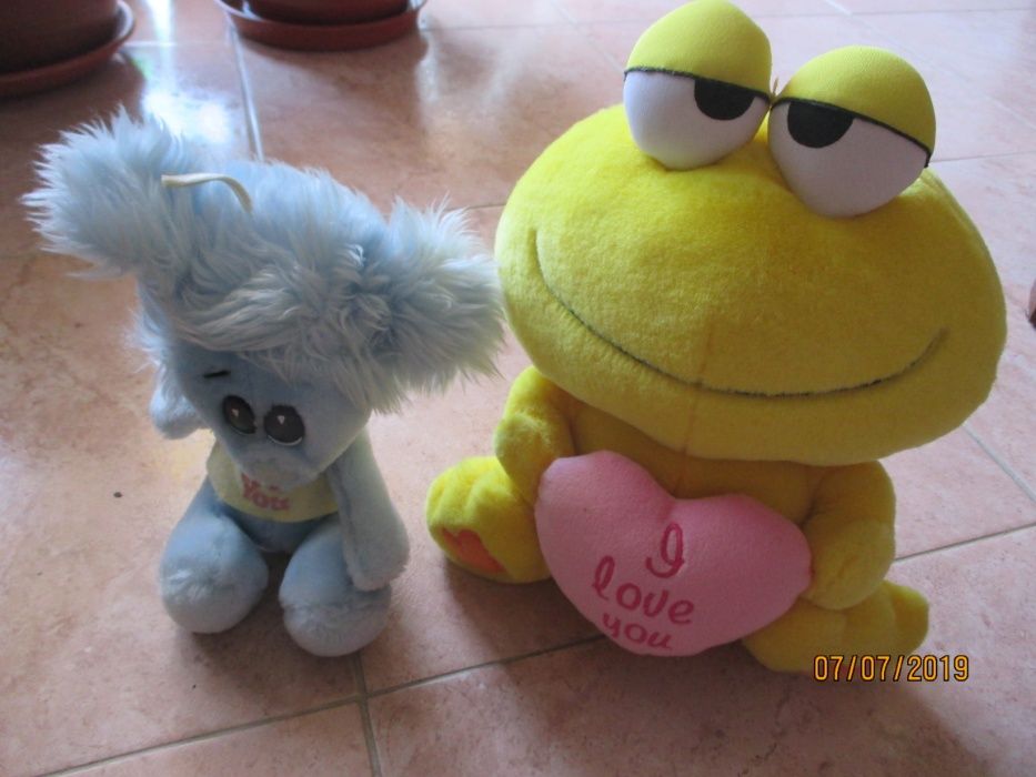 Peluche - "I love you" - Sapinho mais um amigo