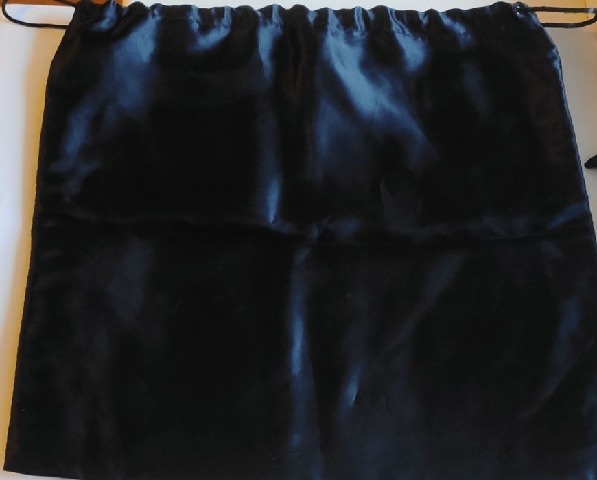 Пильник Yves Saint Laurent (оригінал)