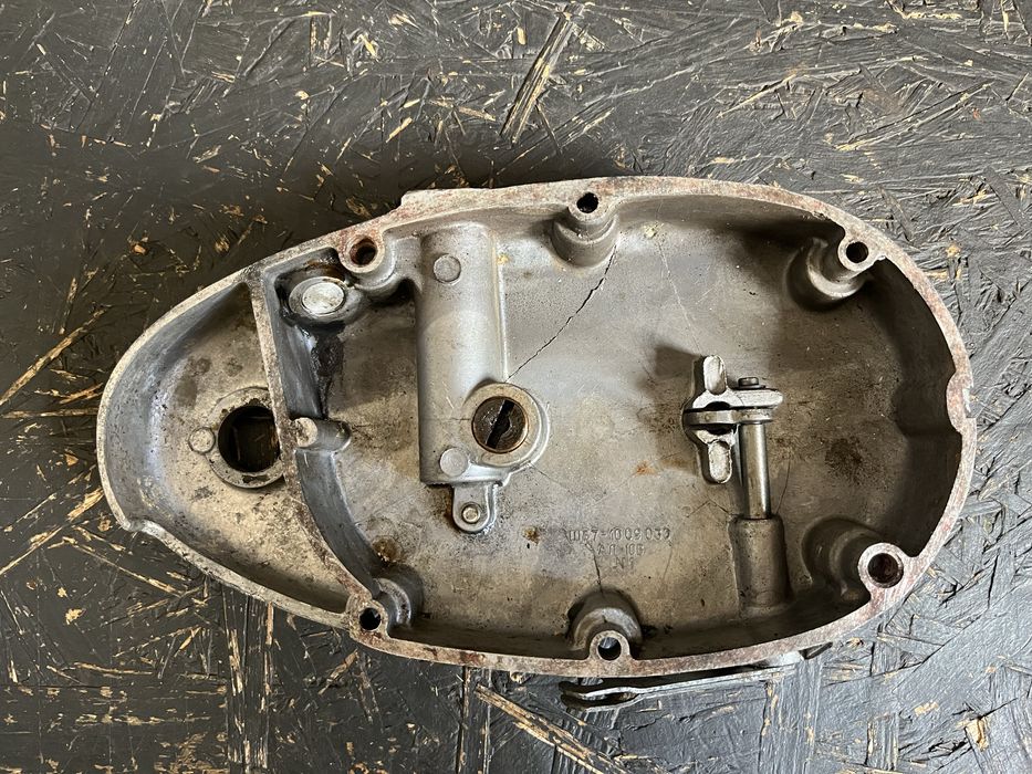 Wierchowina Karpaty Delta Riga dekiel kapa silnika sprzegla