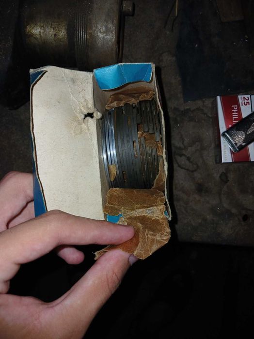 Продам комплект кілець для АЗЛК Москвич 408