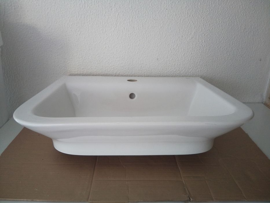 Lavatório The Gap marca Roca novo impecável