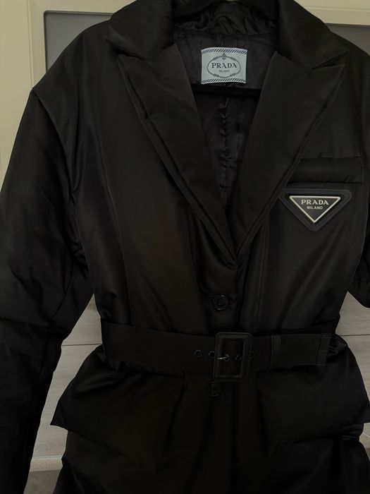 Пуховик / курточка / пальто Prada