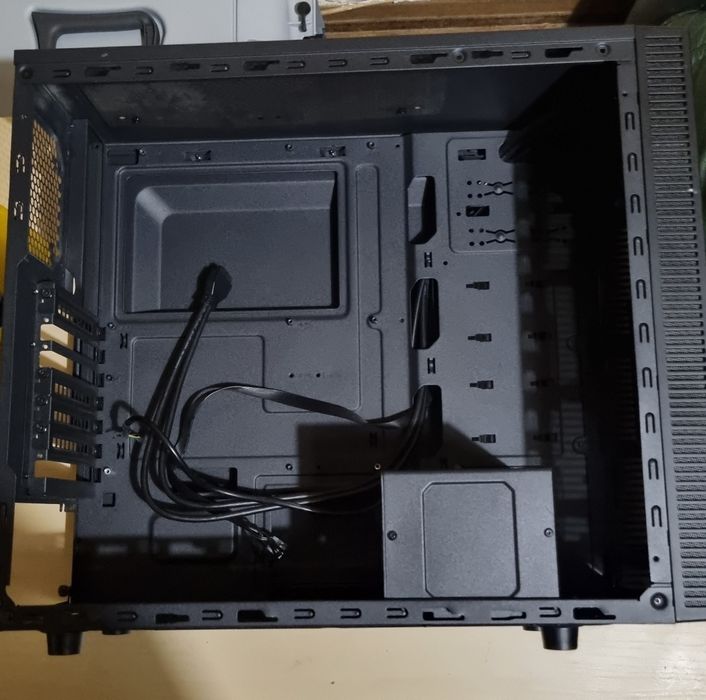 caixa de computador cooler master .64741102954626123