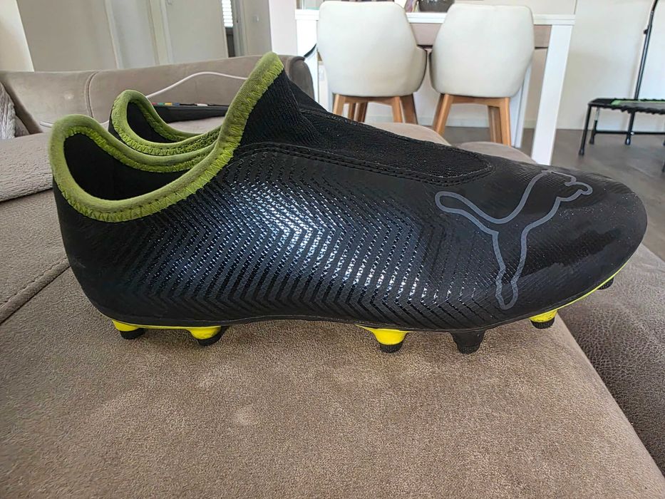 Chuteiras Puma semi novas número 35.5