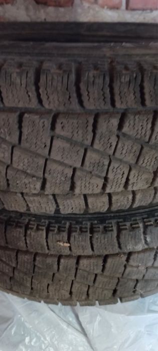 Шини зимові Bridgestone 13