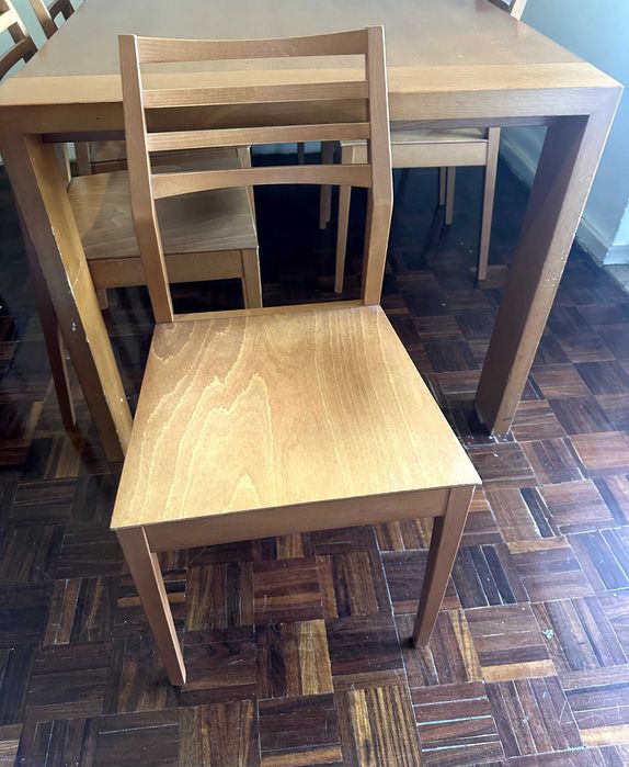 Mesa de Jantar com 4 cadeiras | Oportunidade