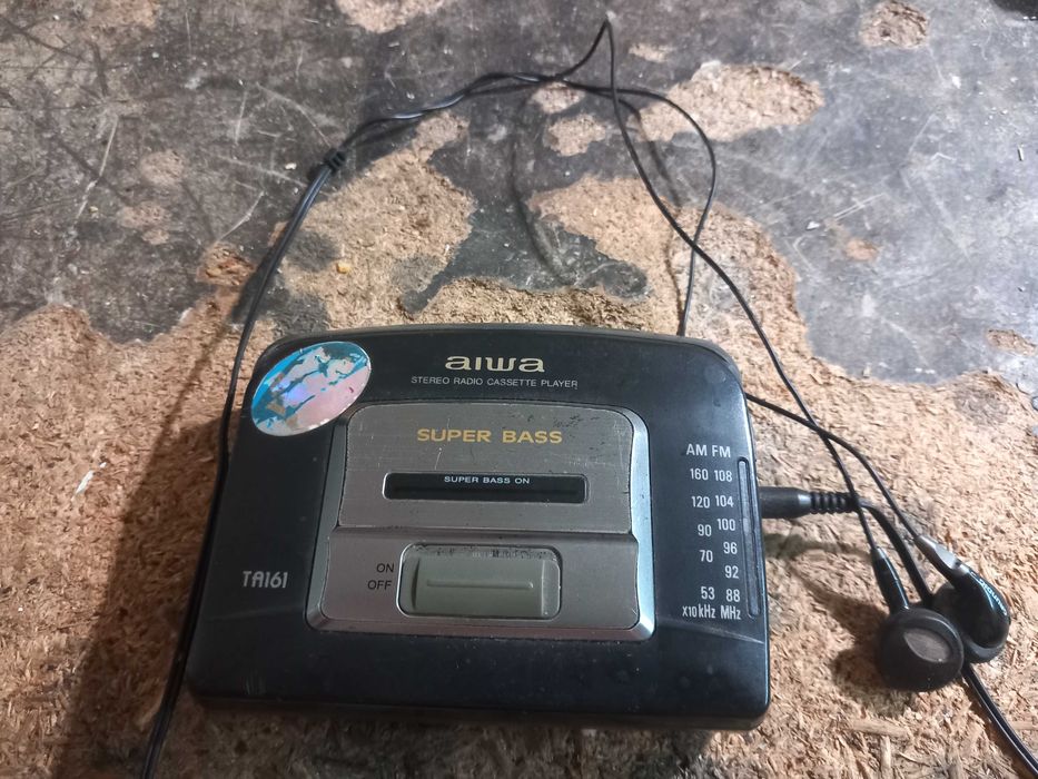 2 decks de cassetes (Pioneer e Grundig)e walkman (AiWA)