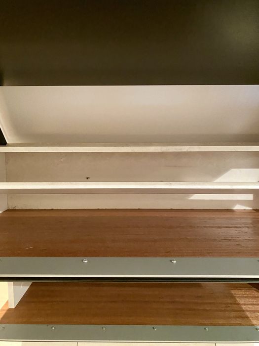 Vendo sapateira wenge com 3 compartimentos