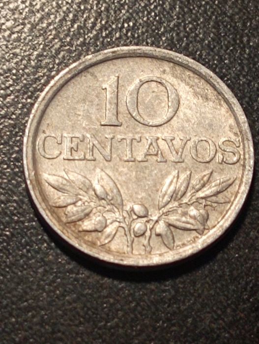 2 moedas de 10 X centavos	- Republica Portuguesa 1967 e  1979	Belas