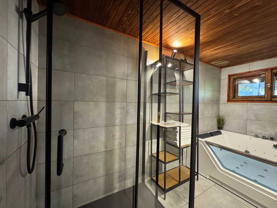 Zanurz się w zieleni – domek dla 12 osób z sauną i balią