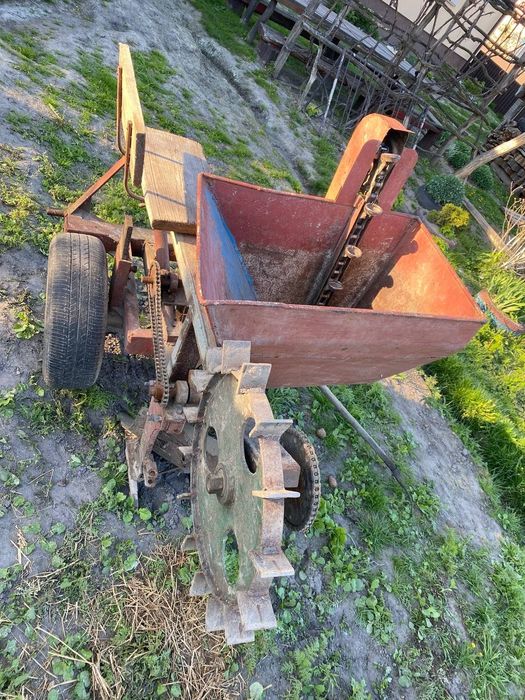 Картоплесаджалка