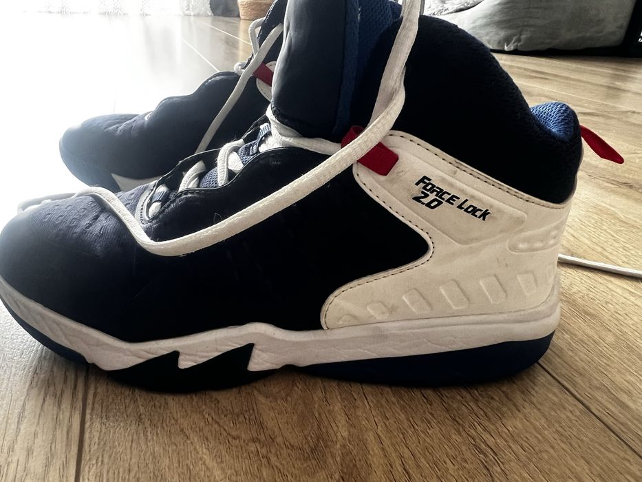 Sprzedam buty do koszykówki Tarmak rozmiar 38 długość wkładki 24,5 cm