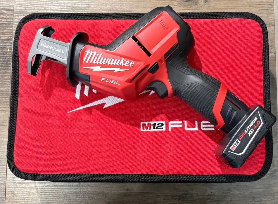 Milwaukee 2520-21XC M12 FUEL HACKZALL Subkompaktowa Piła Szablasta 12V XC 4.0Ah Bezszczotkowa