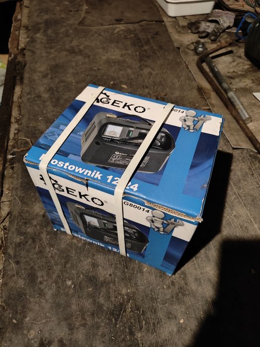 Зарядная станция GEKO 80014