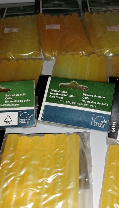 Cola para pistola a quente, em stick, (9 por 5€)