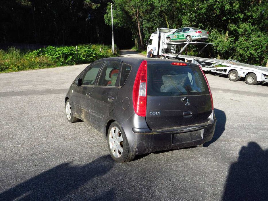 Mitsubishi Colt 1.5 de 2004 - Peças Usadas