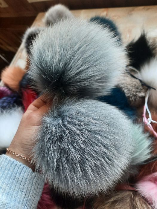 Помпоны из песца