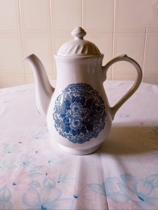 Conjunto de 6 chávenas de café + bule