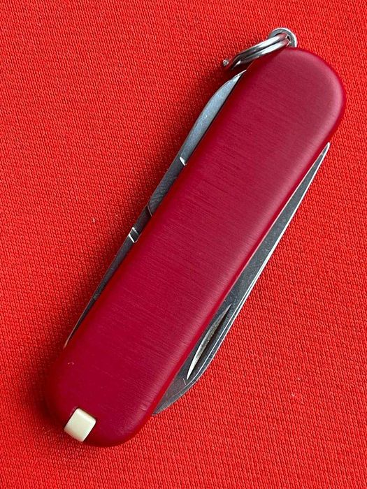 Victorinox Сlassic SD RED Оригинал(БЕЗ рекламы и надписей)