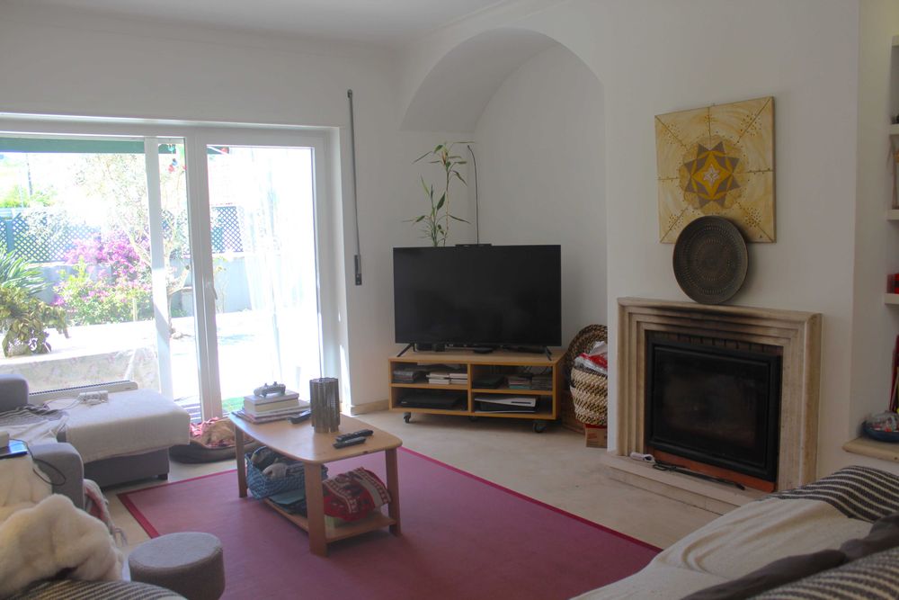 MORADIA T3+1 COM GARAGEM, Jardim E Churrasqueira | Carvoeira – Torres Vedras