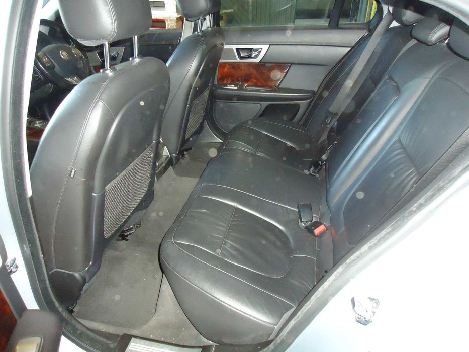 Jaguar XF 3.0D (306DT) de 2010 só ás peças