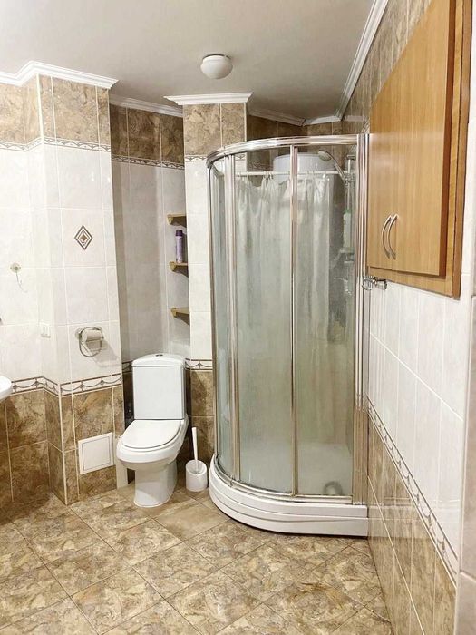 Продам квартиру Святошинська площа 1. метро Житомирська