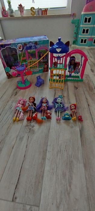 Zestaw Enchantimals plac zabaw +dodatkowe lalki i zwierzątka