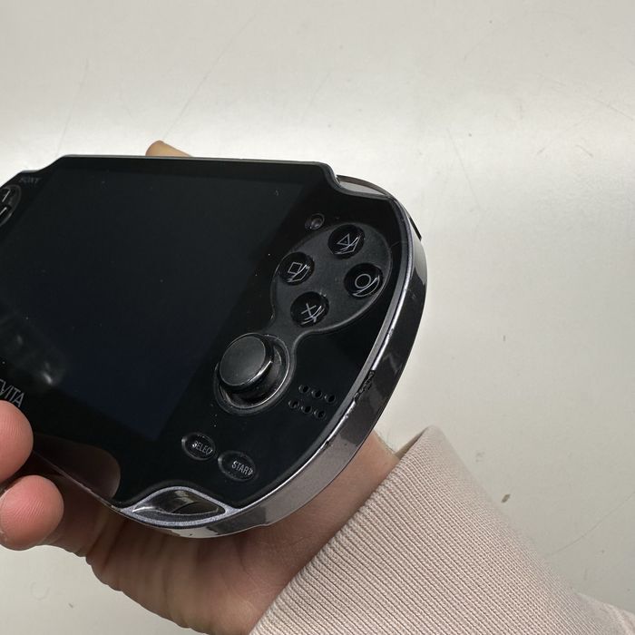 Psvita fat 1000 (Modded, 4Gb) + carregador original