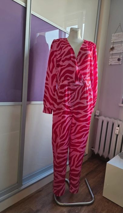 Kombinezon we wzór paski zebry roz. XL/