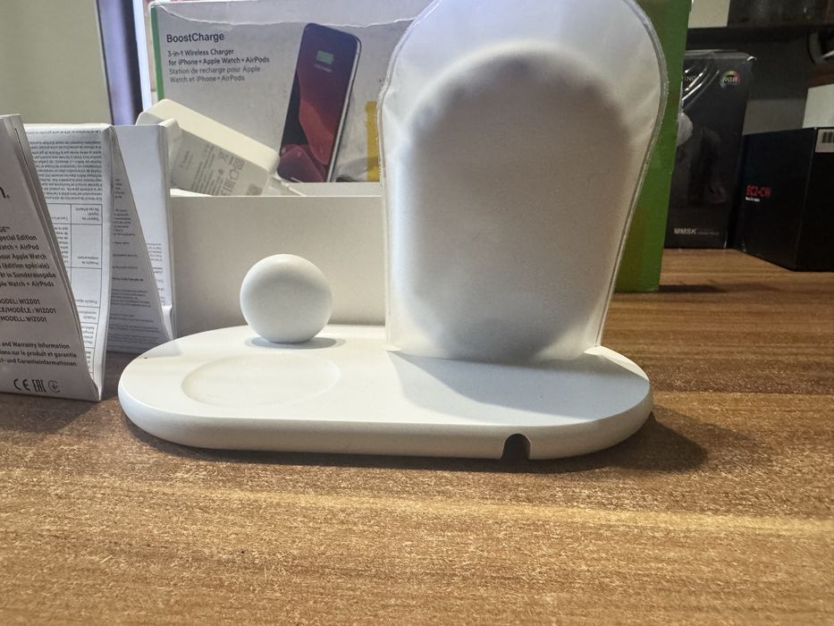 Belkin BoostCharge 3w1 ładowarka iPhone Apple Watch AirPods Qi 7,5W