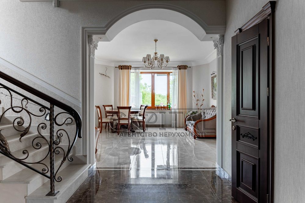 House in Kyiv, Chervonyy Khutir, Rembaza - View 4