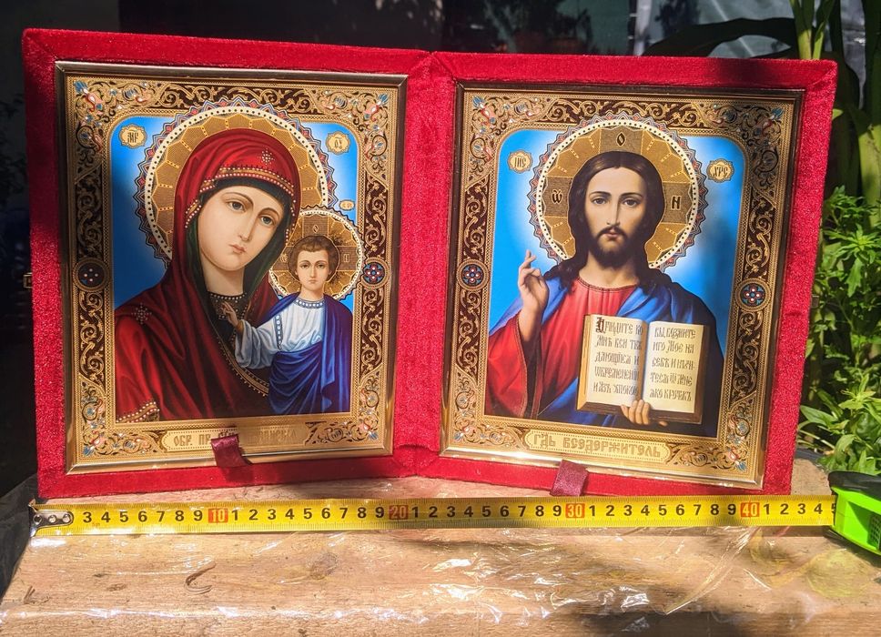 Икона Божией Матери и Иисуса Христа  с Почаевской Лавры