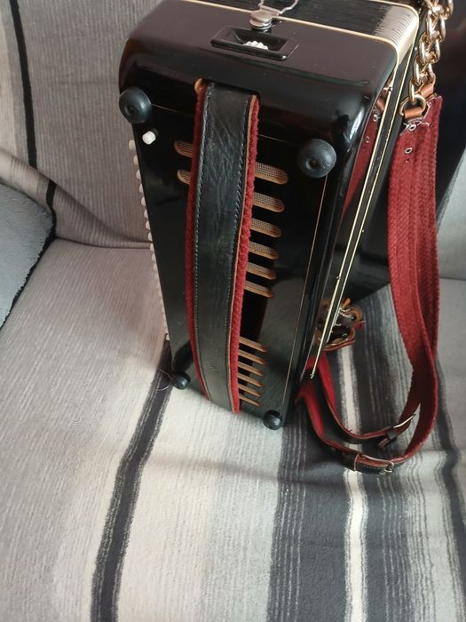 Akordeon 120 basow Weltmeister