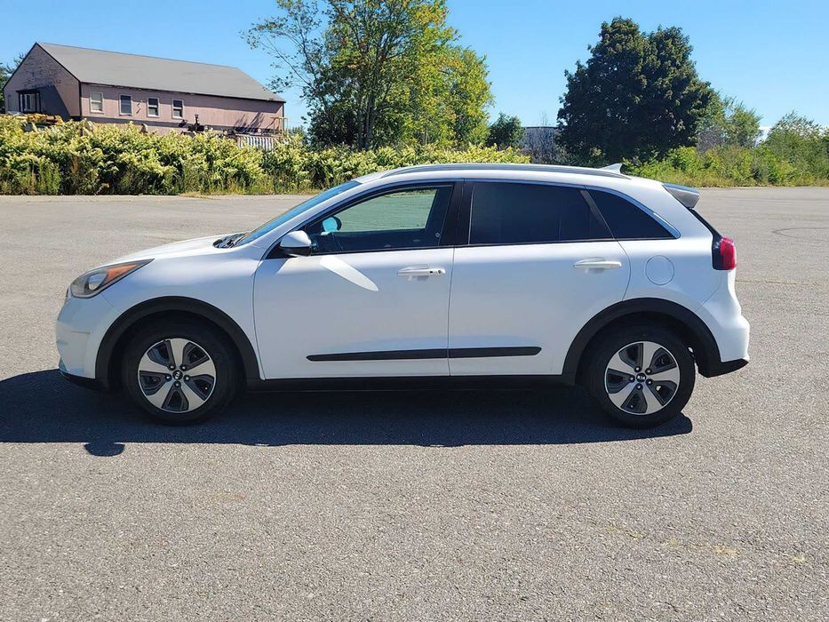 Kia Niro LX      2018