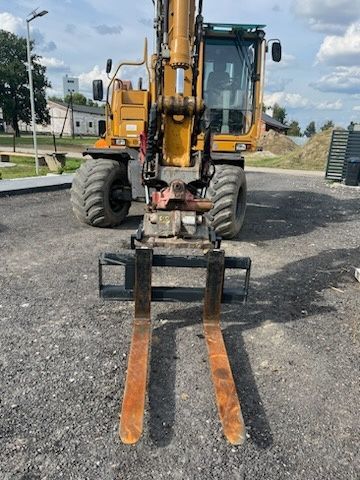 Usługi koparką obrotową i koparko- ładowarką