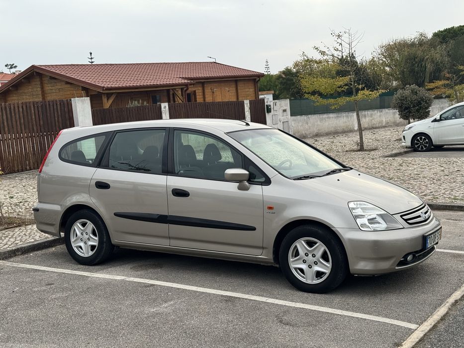 Honda Stream 1.7 i-VTEC | 7 Lugares — photo 2