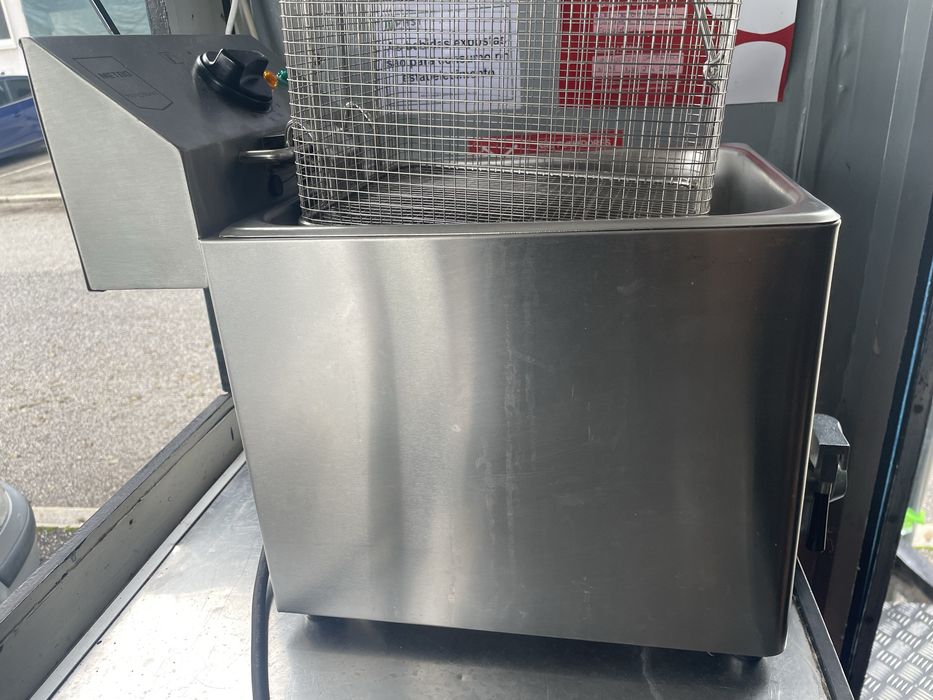 Fritadeira eletrica comercial