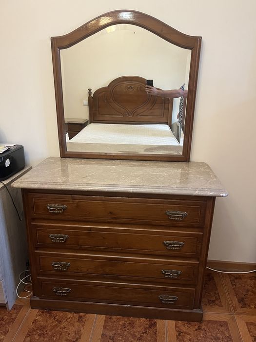 Mobília de Quarto Casal Completo - Cama / Armário / Cómoda / Mesinhas