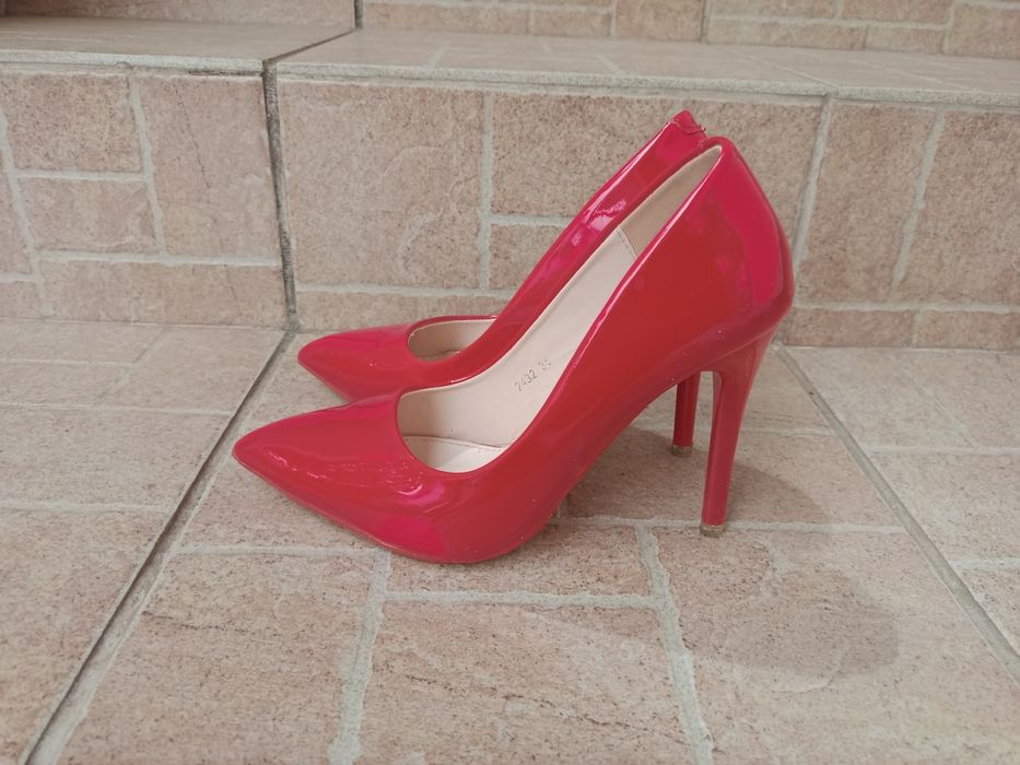 Яскраво червоні лодочки, 35 розмір