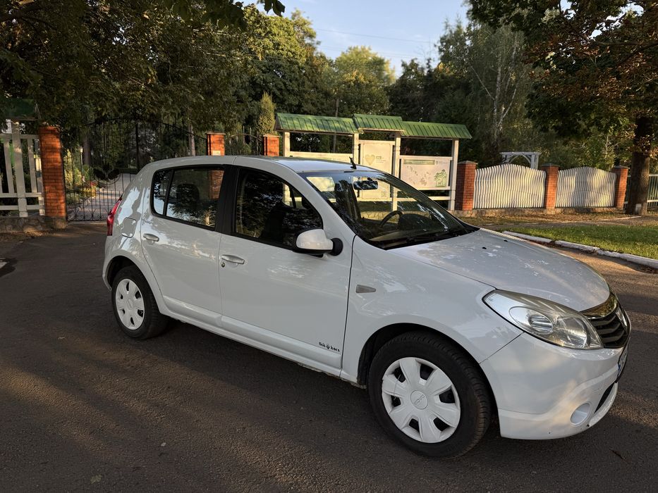 Продам  Sandero 1.4 газ/бензин