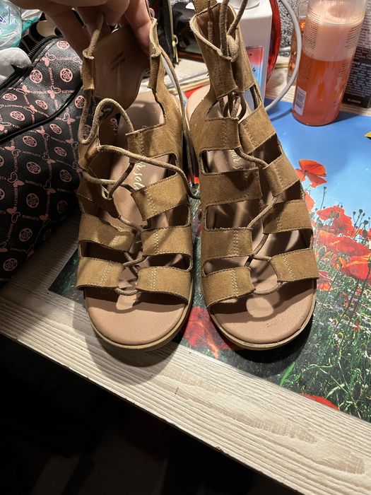 Босоножки женские