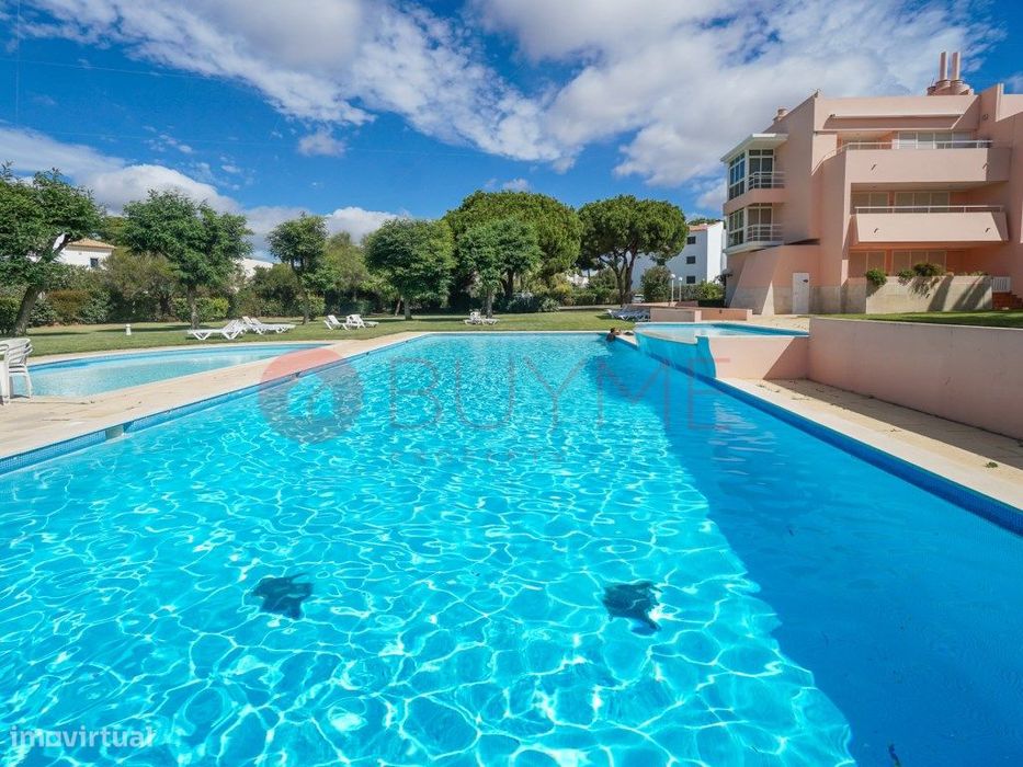 Apartamento T0+1 com terraço privativo em condomínio com piscina em... — Quarteira, Faro